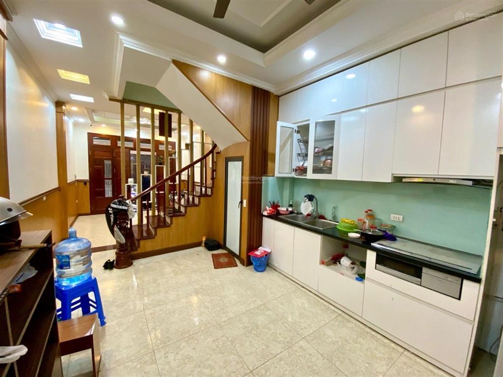 Gia đình rất cần bán nhà riêng phạm văn đồng phân lô ô tô tránh, vỉa hè 73m, 4 tầng giá hơn 19 tỷ