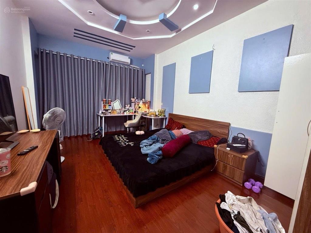 Cần bán nhà riêng hoàng quốc việt  trần cung phân lô, ô tô vào nhà 40m, 5 tầng giá 13 tỷ 9
