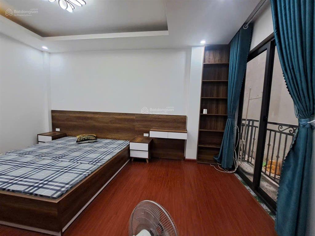 Giảm giá nhà riêng đường nguyễn khánh toàn, quận cầu giấy ô tô vào nhà, 50m, 4 tầng chỉ còn 13 tỷ 8