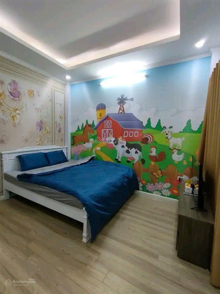 Cần bán nhà riêng hoàng quốc việt phân lô  ô tô tránh, vỉa hè 70m2, 4 tầng, giá 22 tỷ 8