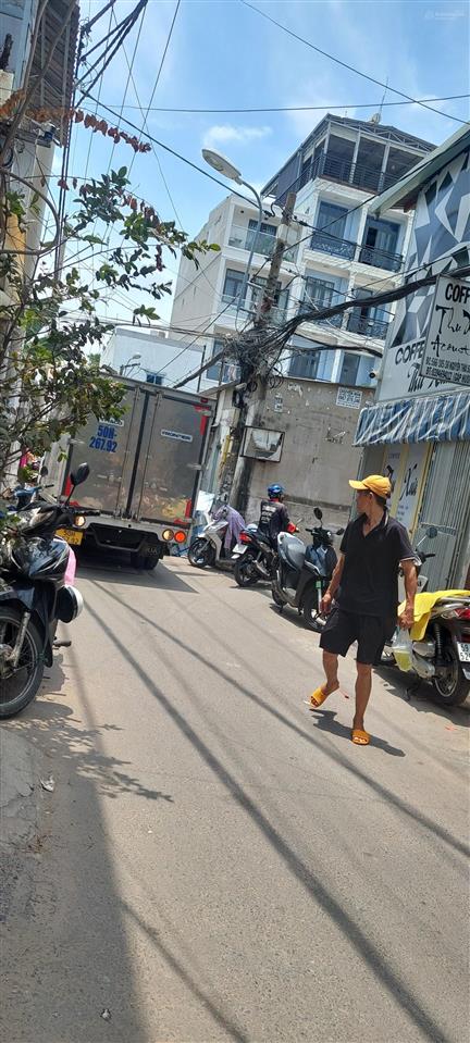 Nhà gò vấp nguyễn thái sơn  hẻm xe tải giá 6.4 tỷ