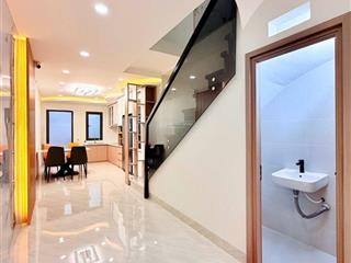 Mặt tiền  phùng văn cung  phú nhuận  giá 10.9 tỷ