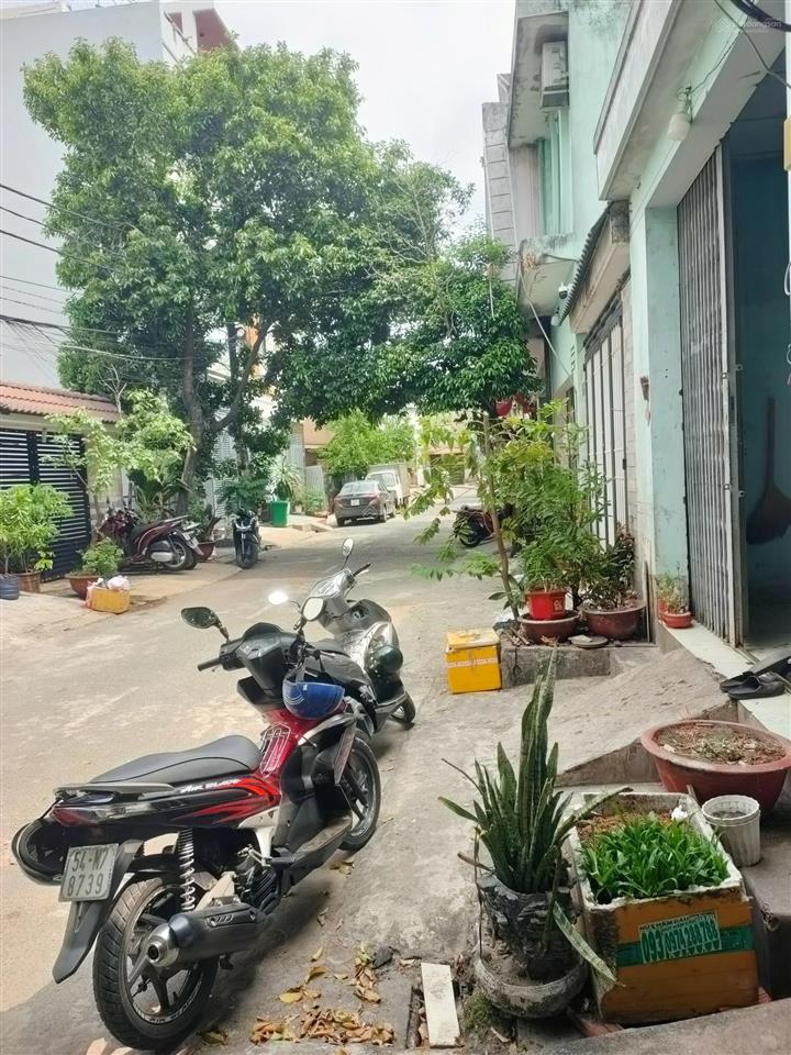 Cho thuê nhà nguyên căn, 4x18m, hẻm rộng