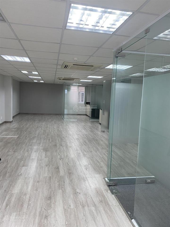Cho thuê văn phòng đường 3/2 phường diên hồng ,dt 100m2 giá 25 triệu /tháng