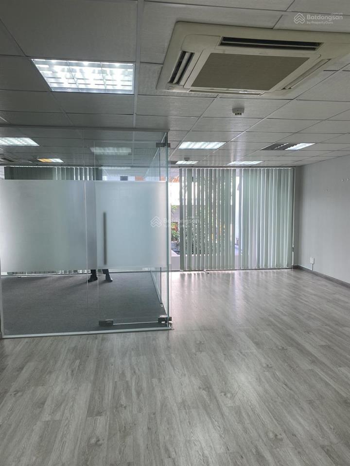 Cho thuê văn phòng đường 3/2 phường diên hồng ,dt 100m2 giá 25 triệu /tháng