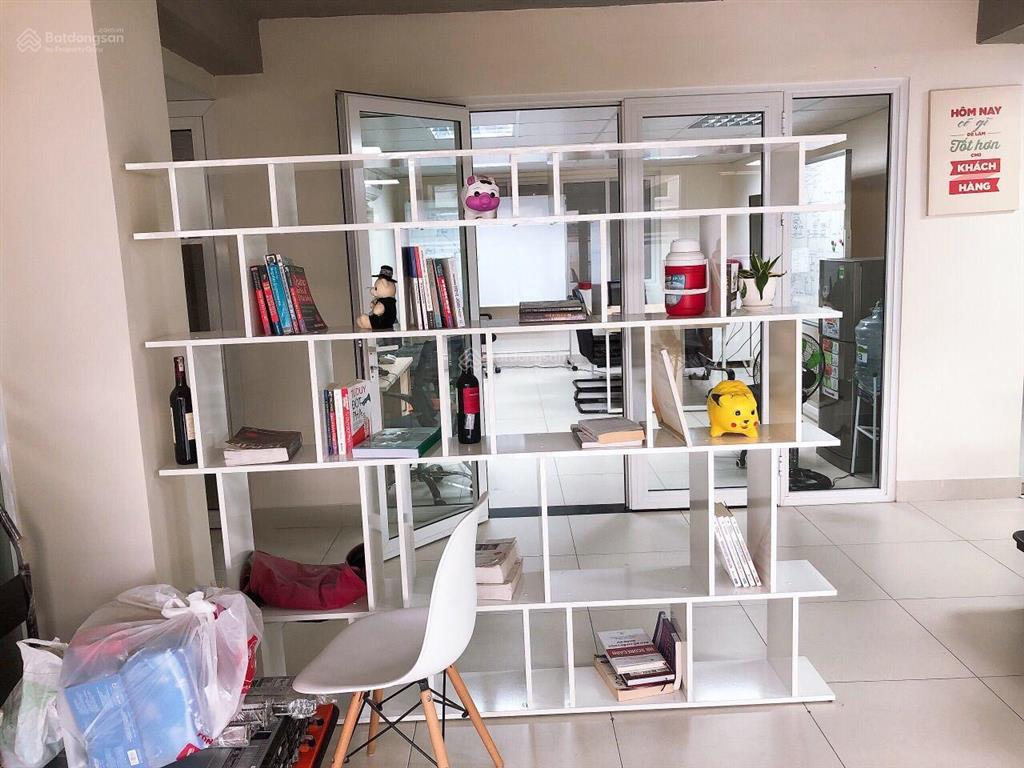 Cho thuê văn phòng cho làm 24/7 đường hoàng văn thụ phường tân sơn nhất  dt 200m² giá 50 triệu