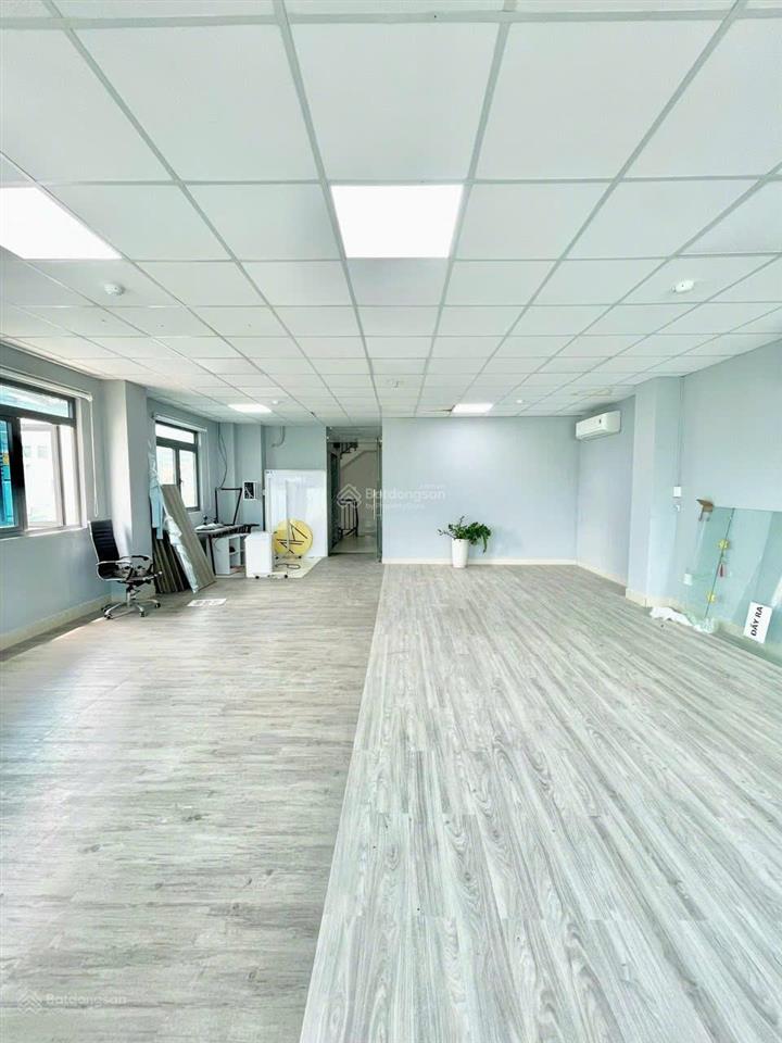 Cho thuê văn phòng đường trần não phường an khánh, dt 100m2 giá 27 triệu/tháng