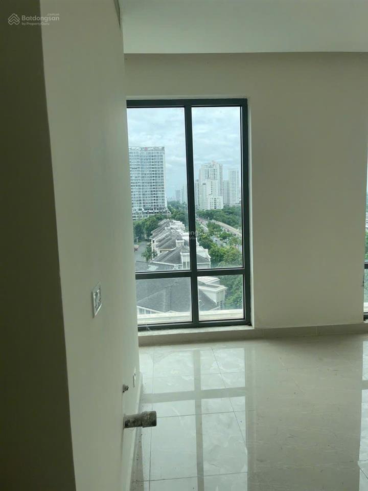 Bán căn hộ midtown m5, ntcb, có ô xe hầm, 10 tỷ (chưa gồm 5% sổ), suất spa, tầng trung view đẹp