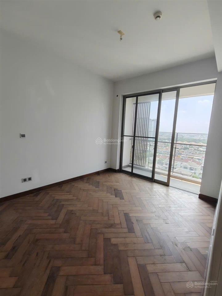 Bán căn hộ midtown m5, ntcb, có ô xe hầm, 10 tỷ (chưa gồm 5% sổ), suất spa, tầng trung view đẹp