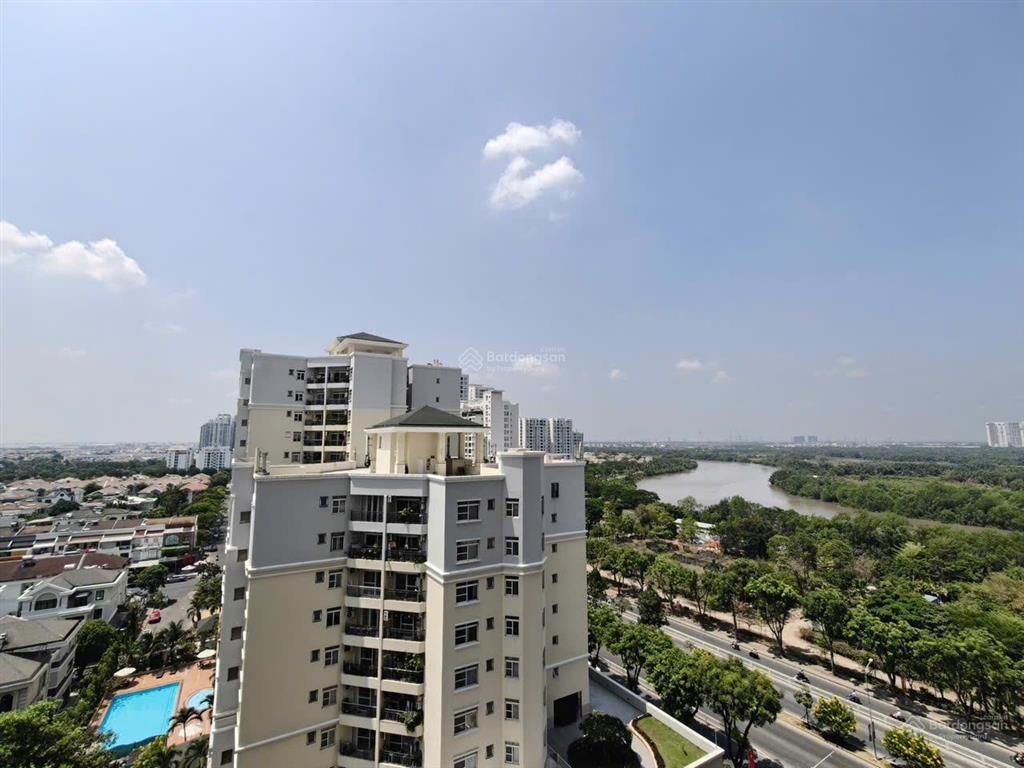 Bán căn hộ midtown m5, ntcb, có ô xe hầm, 10 tỷ (chưa gồm 5% sổ), suất spa, tầng trung view đẹp