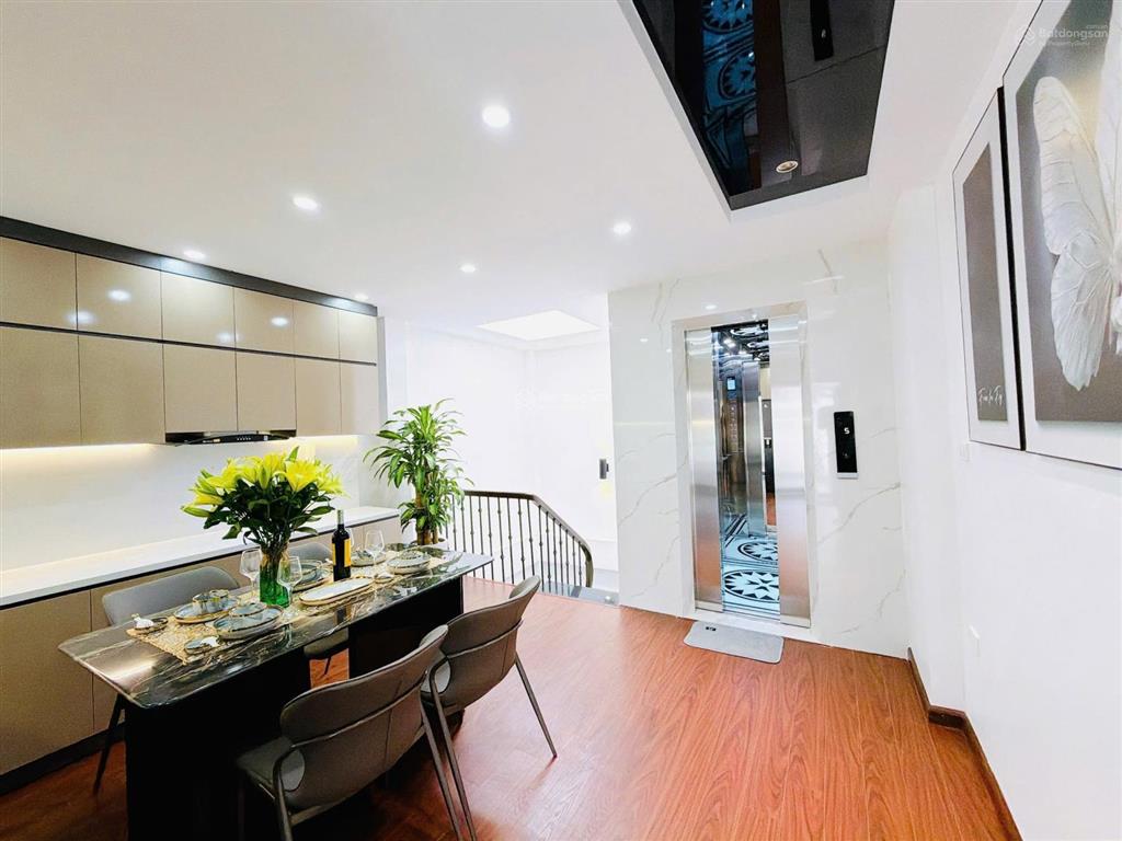 Bán nhà siêu đẹp khương trung, thanh xuân, 5 tầng thang máy xịn, mới , 10,95 tỷ, 45 m2  chính chủ