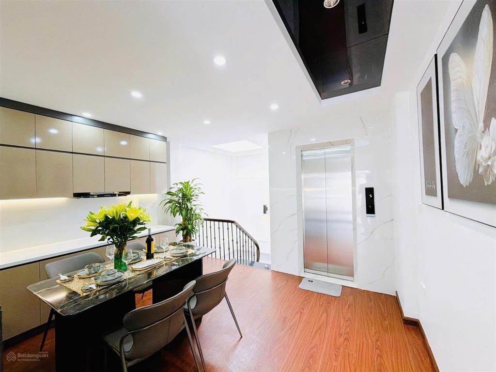 Bán nhà siêu đẹp khương trung, thanh xuân, 5 tầng thang máy xịn, mới , 10,95 tỷ, 45 m2  chính chủ