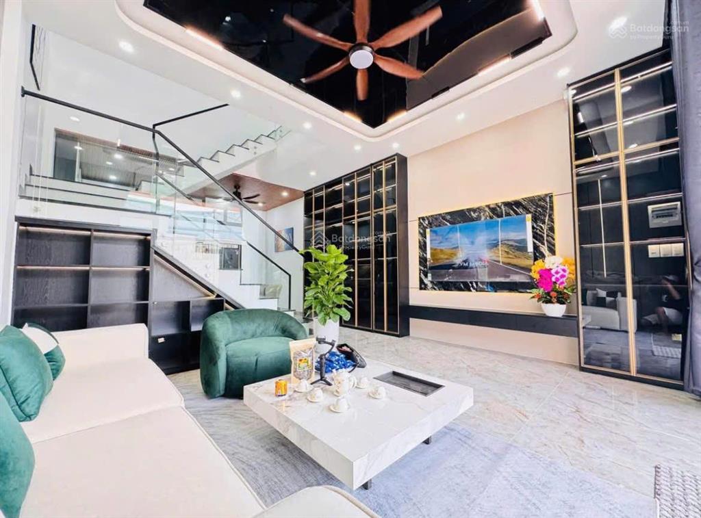 Bán nhà riêng tại chu văn an, 72.4m2, 4pn, 5wc, hàng hiếm tại view đẹp