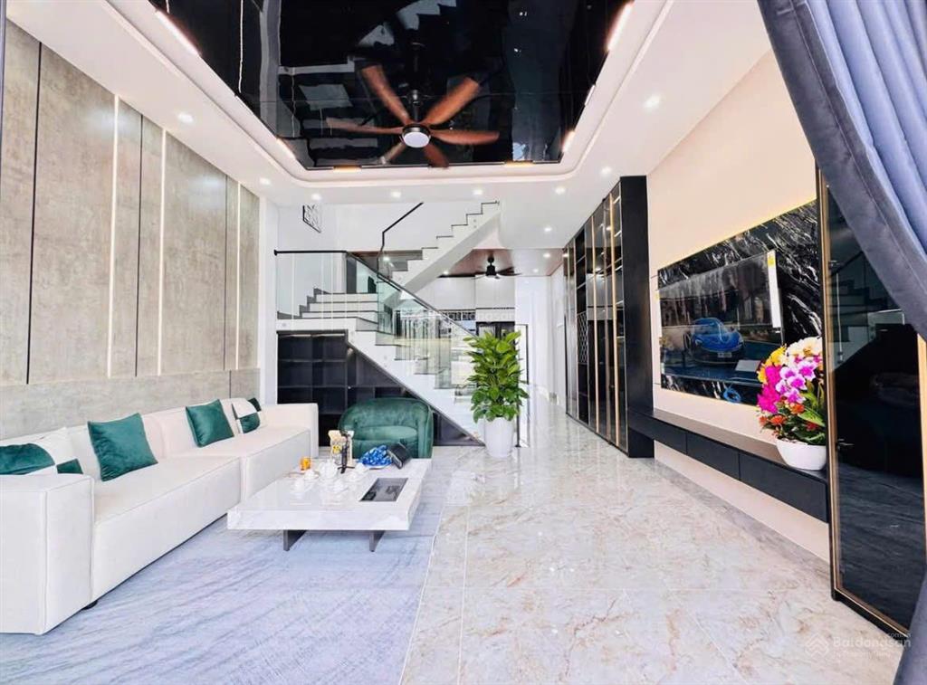 Bán nhà riêng tại chu văn an, 72.4m2, 4pn, 5wc, hàng hiếm tại view đẹp