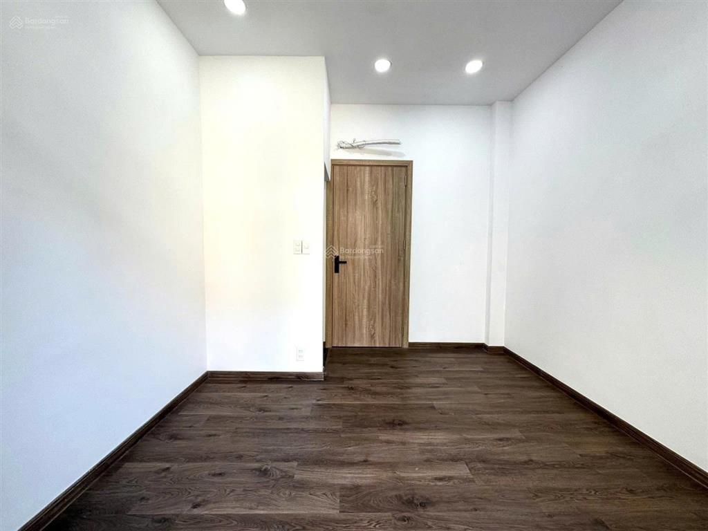 Siêu phẩm lê quang định  hẻm 5m xe hơi tới cửa, 67.7m  4pn 5wc, 3 tầng, chốt nhanh kẻo lỡ!