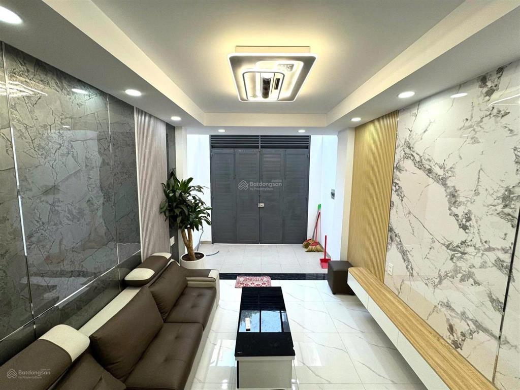 Siêu phẩm lê quang định  hẻm 5m xe hơi tới cửa, 67.7m  4pn 5wc, 3 tầng, chốt nhanh kẻo lỡ!