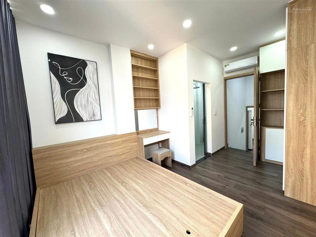 Siêu phẩm lê quang định  hẻm 5m xe hơi tới cửa, 67.7m  4pn 5wc, 3 tầng, chốt nhanh kẻo lỡ!