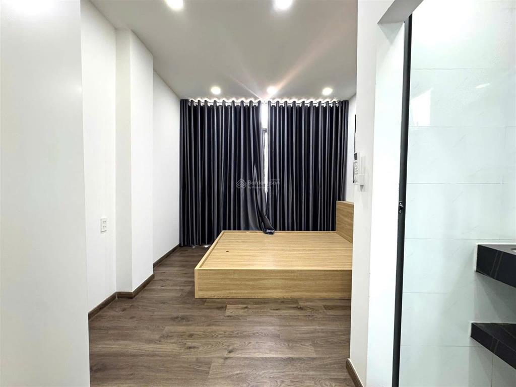 Siêu phẩm lê quang định  hẻm 5m xe hơi tới cửa, 67.7m  4pn 5wc, 3 tầng, chốt nhanh kẻo lỡ!