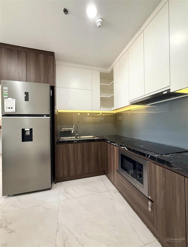 Cho thuê căn góc midtown 2pn view biệt thự 26tr  lan 0906 743 ***