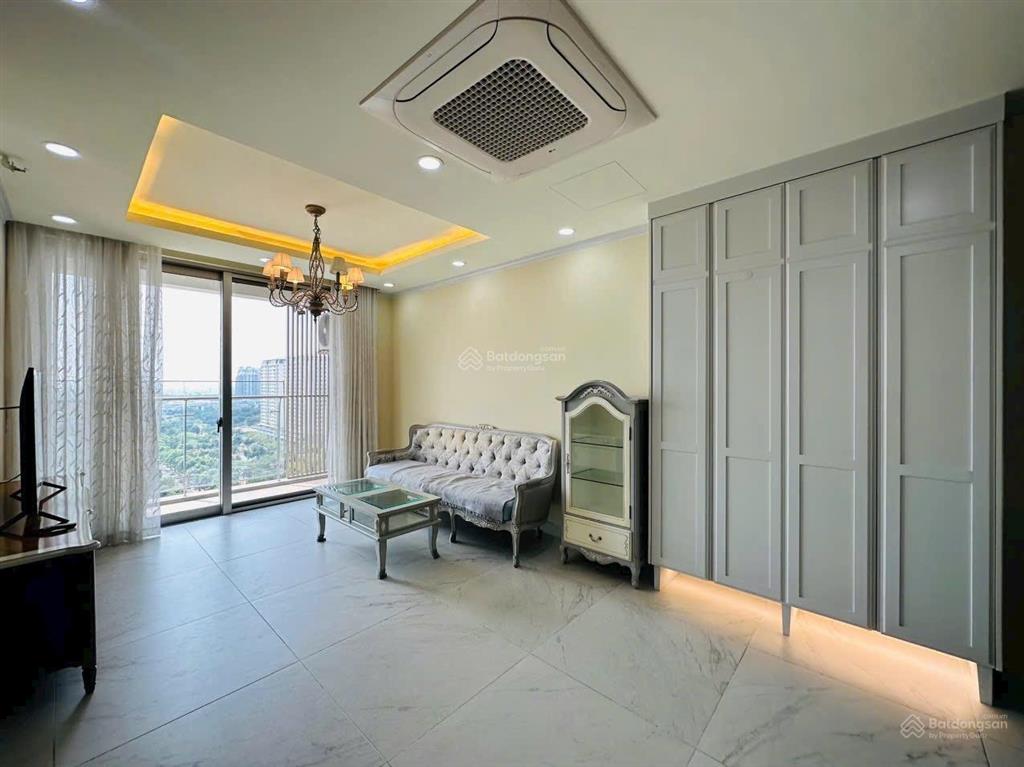 Bán căn góc midtown 2pn 84m2 view biệt thự 9,9 tỷ chưa gồm 5%  lan 0906 743 ***