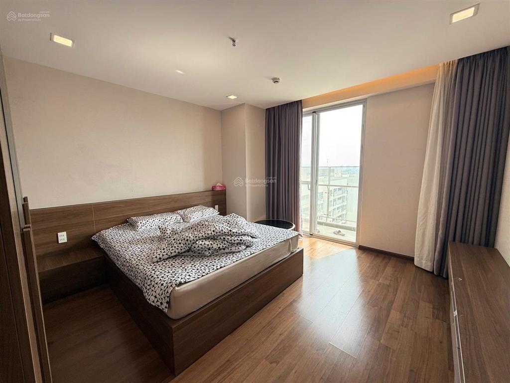 Giá sốc bán nhanh căn hộ scenic 117m2 chỉ 9,5 tỷ đầy đủ nội thất, tầng cao  lan 0906 743 ***