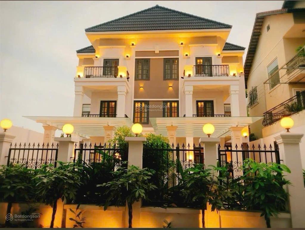 Cho thuê biệt thự cao cấp 6pn quận 7 đầy đủ nội thất cao cấp 99tr  lan