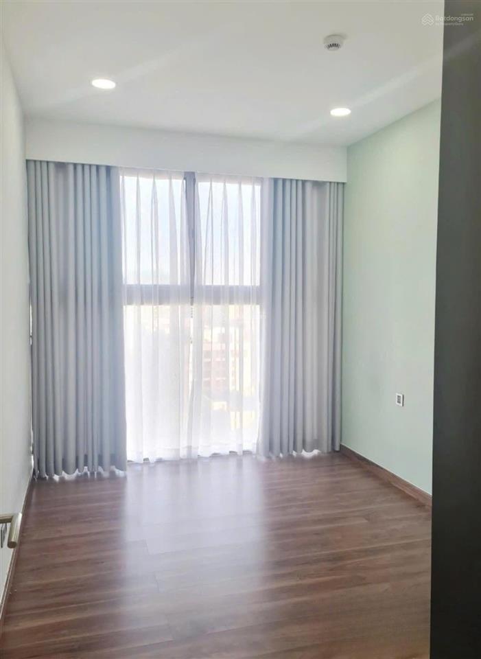 Hot ! bán căn hộ midtown tầng cao 2pn view biệt thự 10 tỷ có ô xe hầm  lan 0906 743 ***