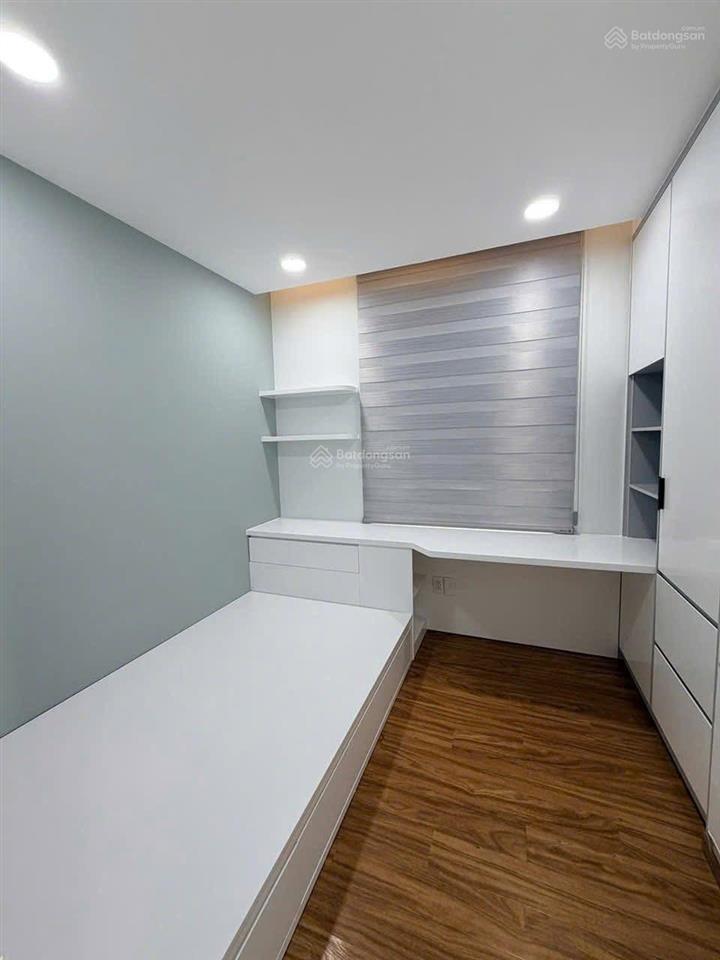 Bán căn hộ star hill 3pn 94m2 sổ hồng chỉ 9,1 tỷ ô xe hầm  lan 0906 743 ***