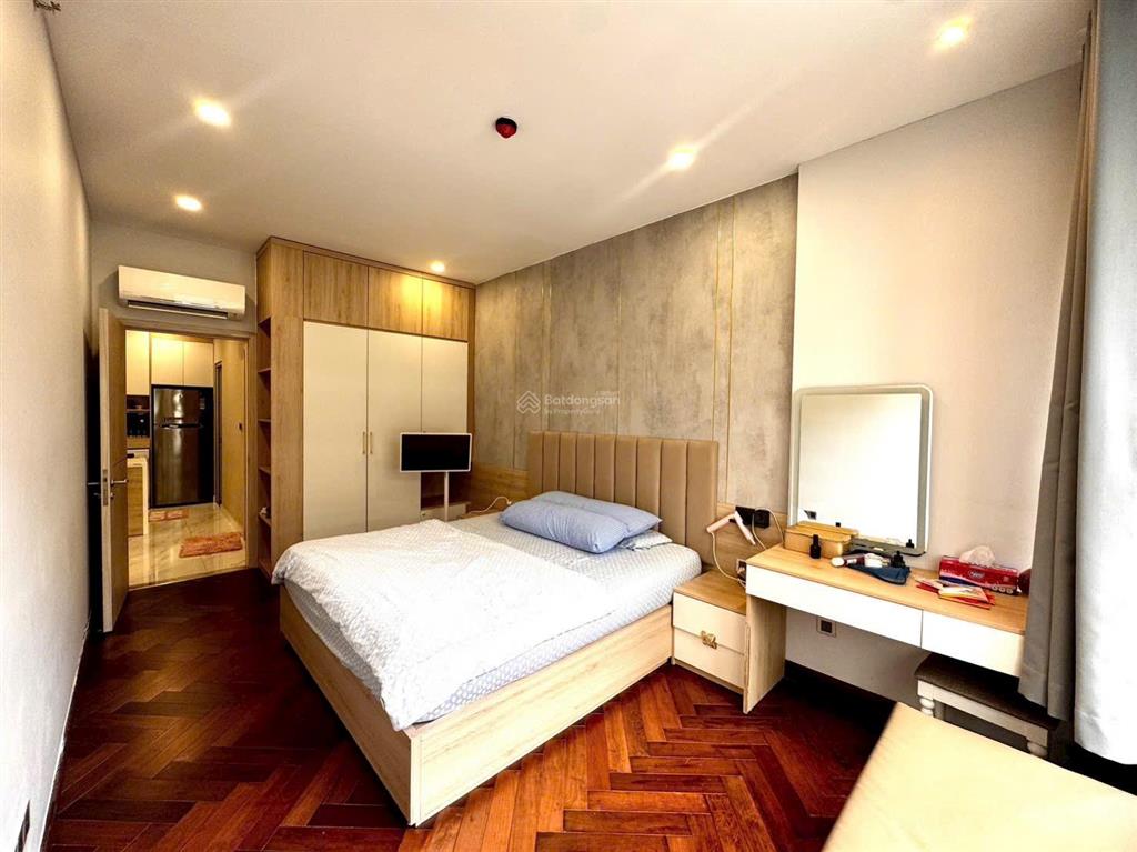 Hàng hiếm  bán căn hộ midtown 1pn đầy đủ nội thất chỉ 7 tỷ  lan 0906 743 ***