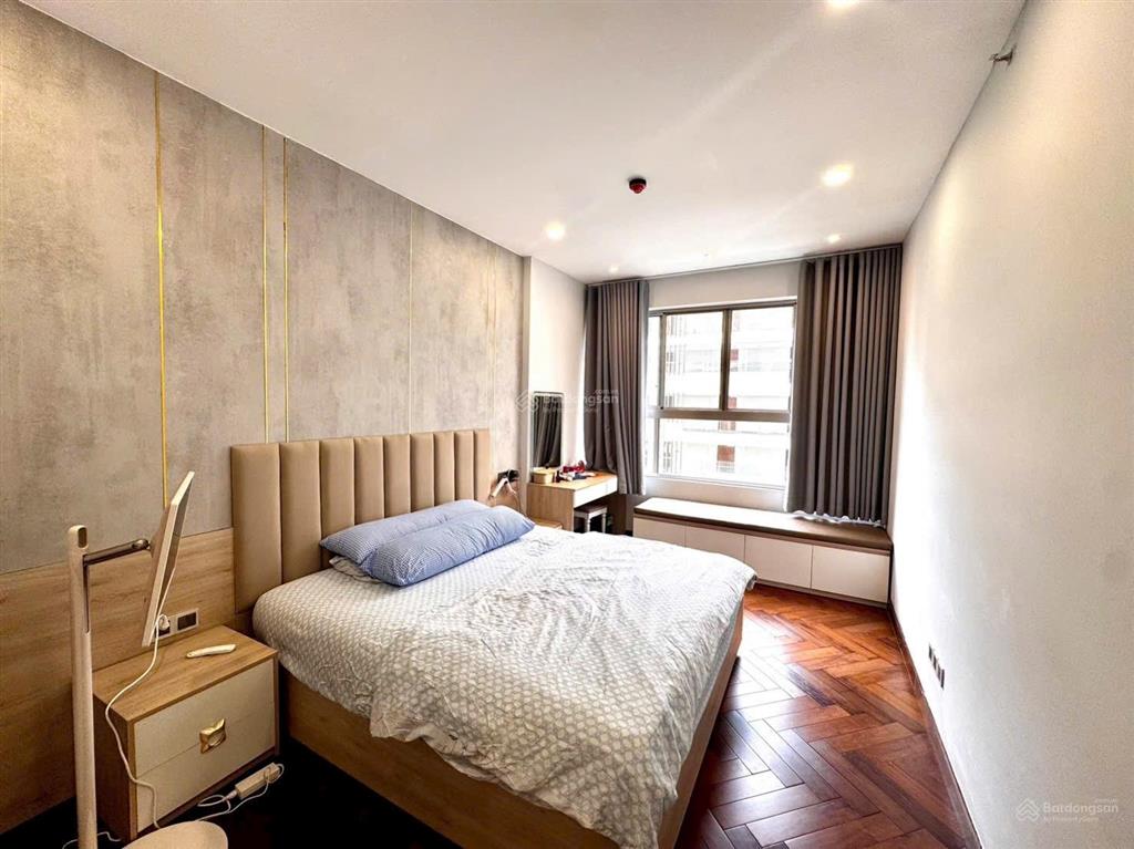 Hàng hiếm  bán căn hộ midtown 1pn đầy đủ nội thất chỉ 7 tỷ  lan 0906 743 ***