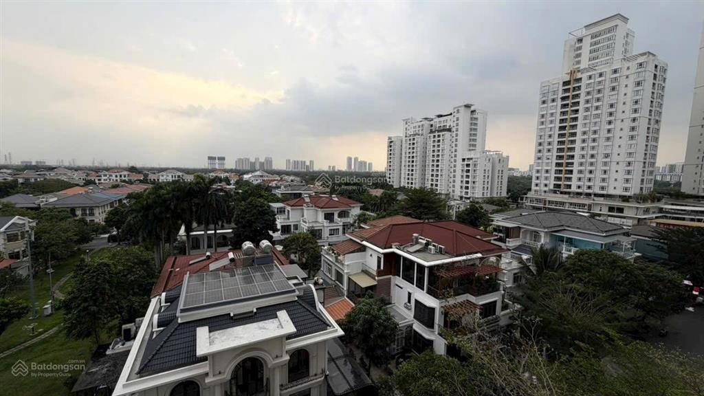 Bán căn hộ hưng phúc 2pn view biệt thự 7,4 tỷ thương lượng giá tốt  lan 0906 743 ***