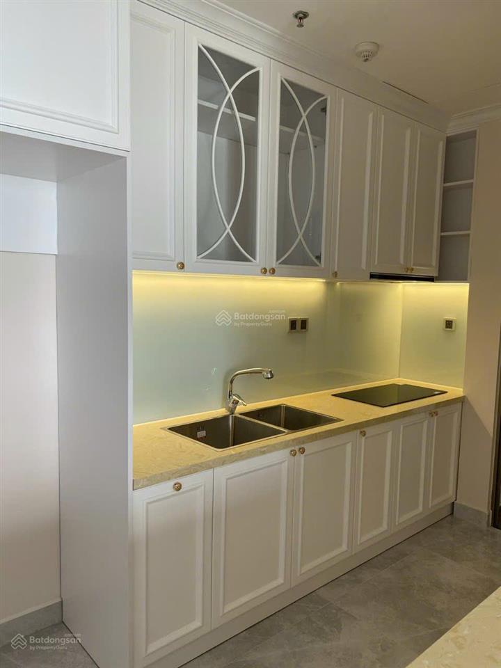 Hot !! bán căn hộ midtown 2pn 75m2 tầng trung đầy đủ nội thất chỉ 8,7 tỷ  lan 0906 743 ***