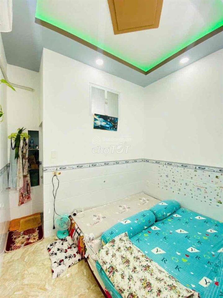 Chủ giảm nóng 200 triệu giá bán nhanh nhà đường 168 phước long b quận 9 cách global city 4km