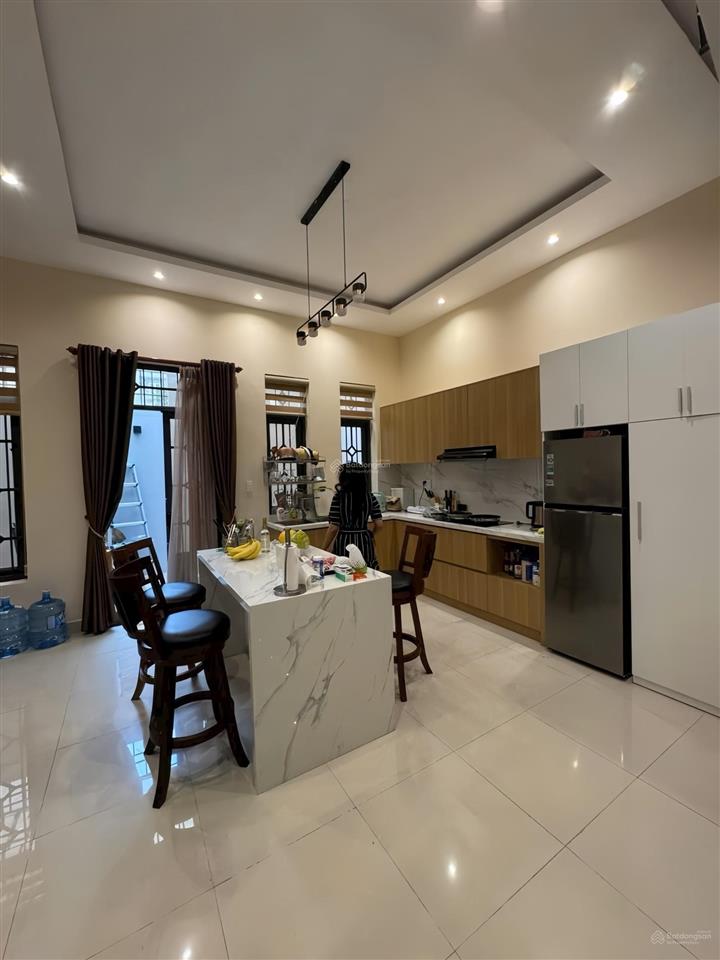 Chỉ 6.8 tỷ sở hữu nhà 3 tầng sát phạm văn đồng, ngay ngã 4 bình triệu