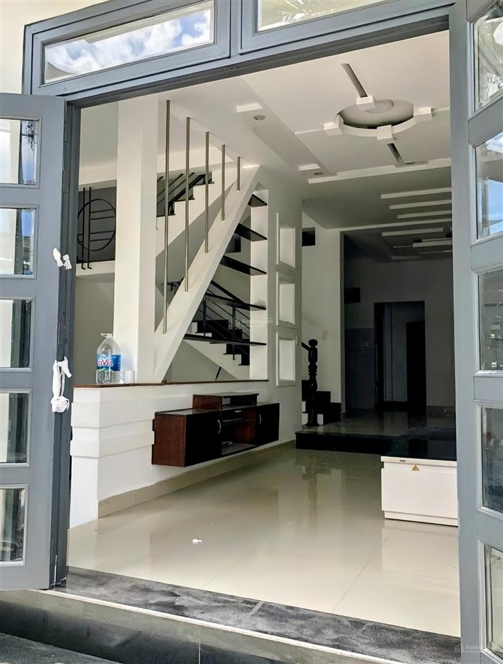 Nhà 6.5m ngang  5pn  hẻm nhựa xe hơi linh đông  đang thuê 15 triệu