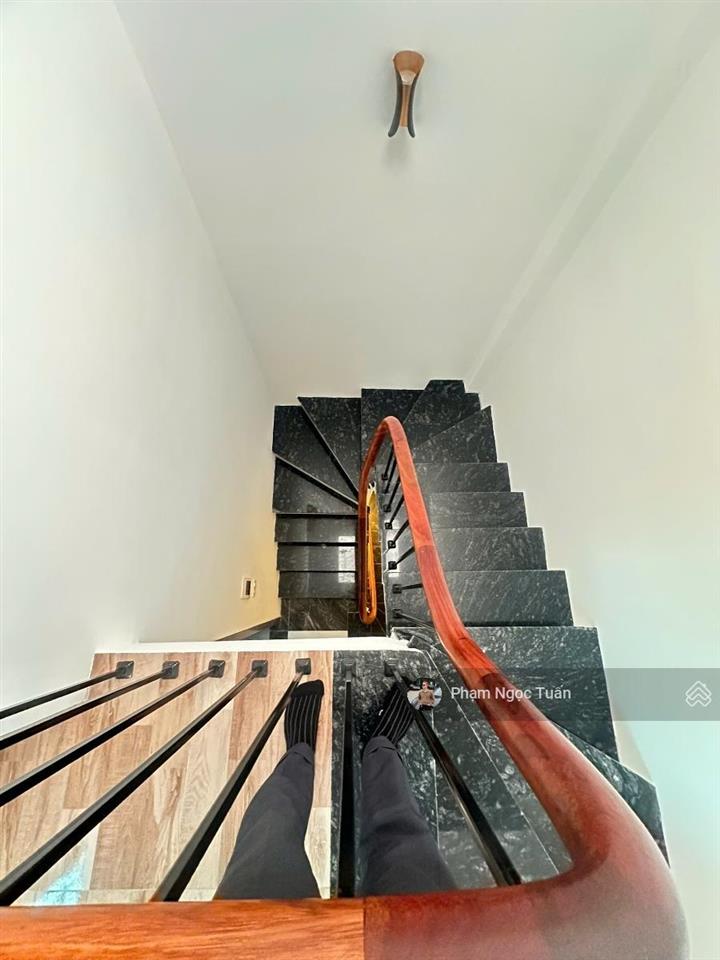 Bán nhà ngõ 163 phố tôn đức thắng  33m2x5t  giao thông thuận tiện  an ninh cao giá 8.2 tỷ