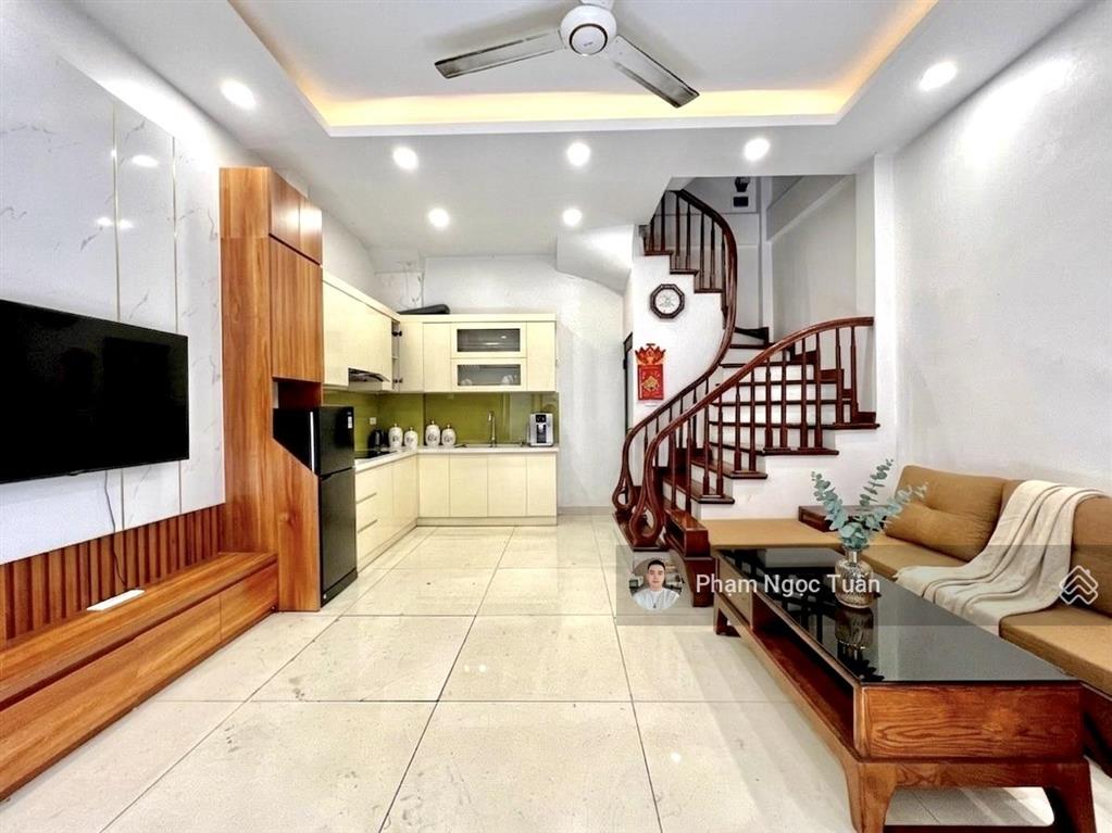 Bán nhà riêng mới xây đường láng  35m2x5 tầng 3 phòng ngủ thông sàn rộng rãi  thiết kế hiện đại