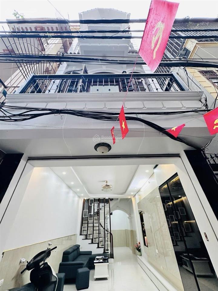 Bán nhà dân xây  kinh doanh  lô góc 3 thoáng  ô tô vào nhà  giá rẻ trong khu vực