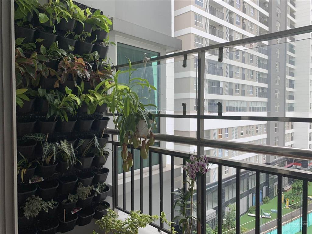 Gia đình cần bán căn chung cư 312 lạc long quan 65m2 giá 3,4ty