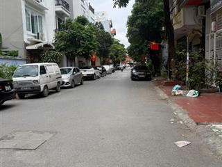 Hiếm nhà bán ngõ 254 văn cao, ô tô vào cửa an ninh tốt.