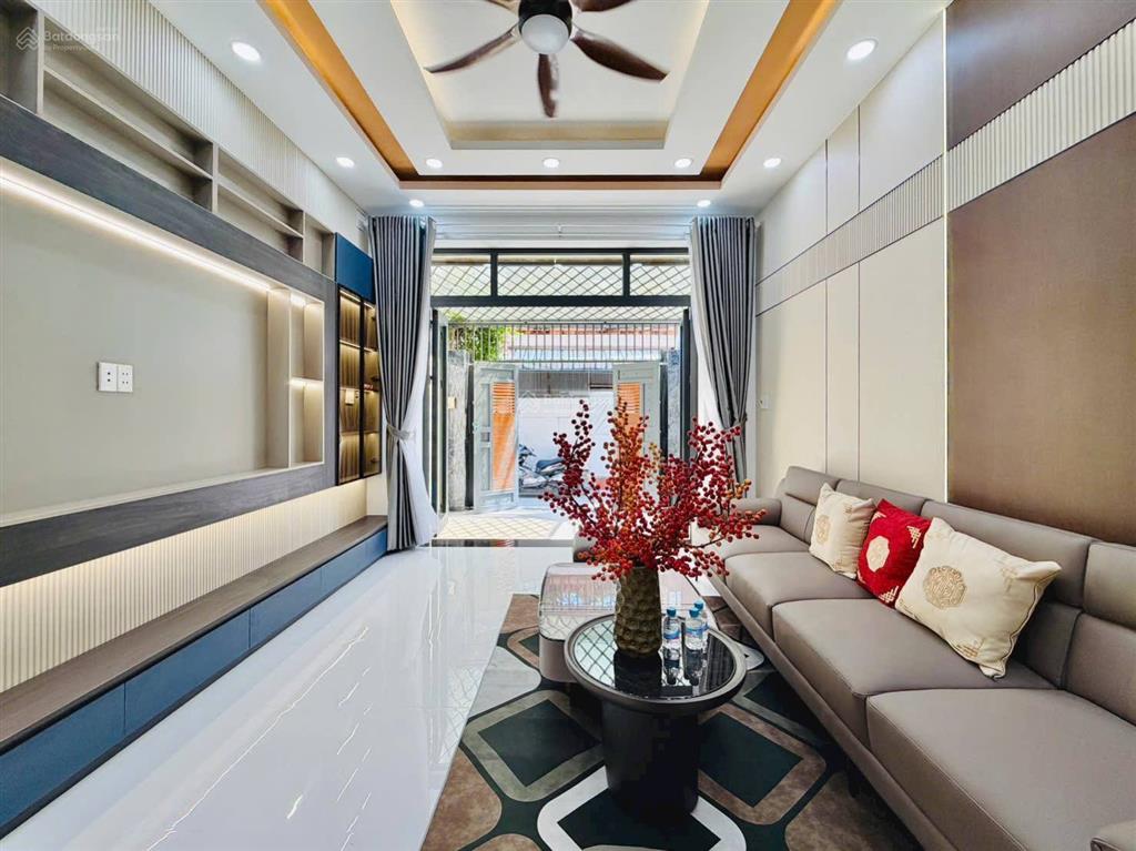 Bán nhà đường lángđầu ngã tư sở58m2 * 4tcách phố 30msân để xe riêngnhỉnh 10 tỷ