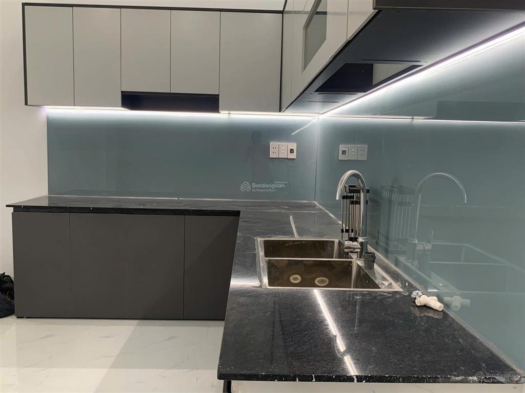 Chị gái định cư mỹ cần bán gấp nhà lầu 3pn trung tâm thành phố, giảm thêm 200 triệu bán nhanh