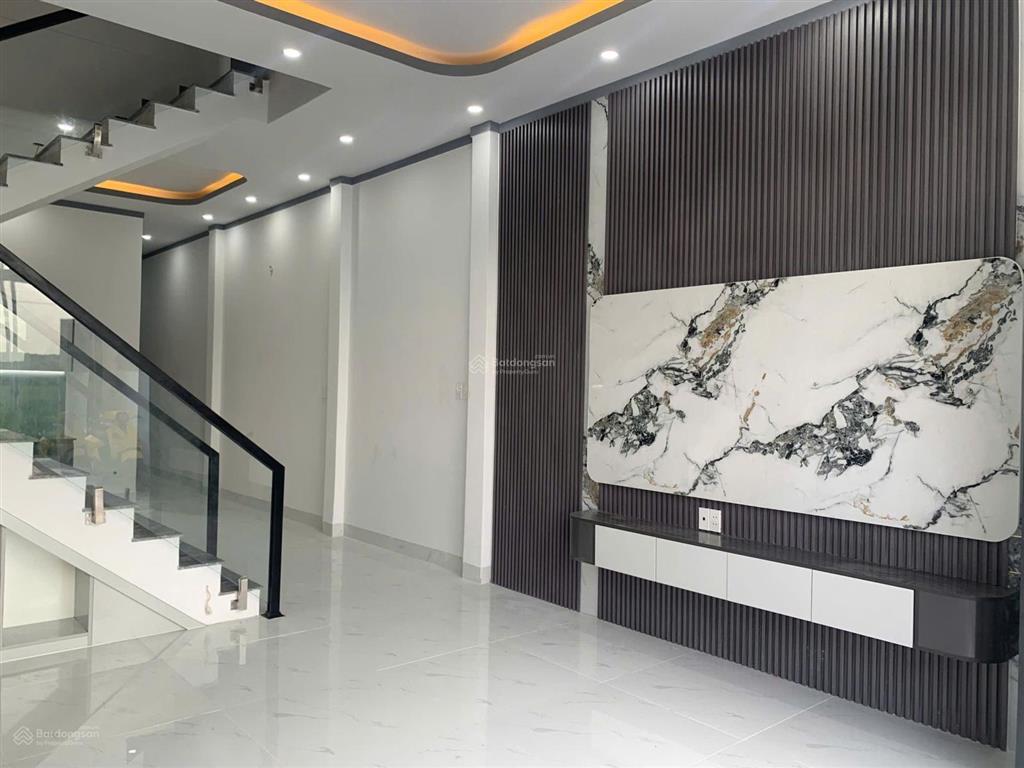 Chị gái định cư mỹ cần bán gấp nhà lầu 3pn trung tâm thành phố, giảm thêm 200 triệu bán nhanh