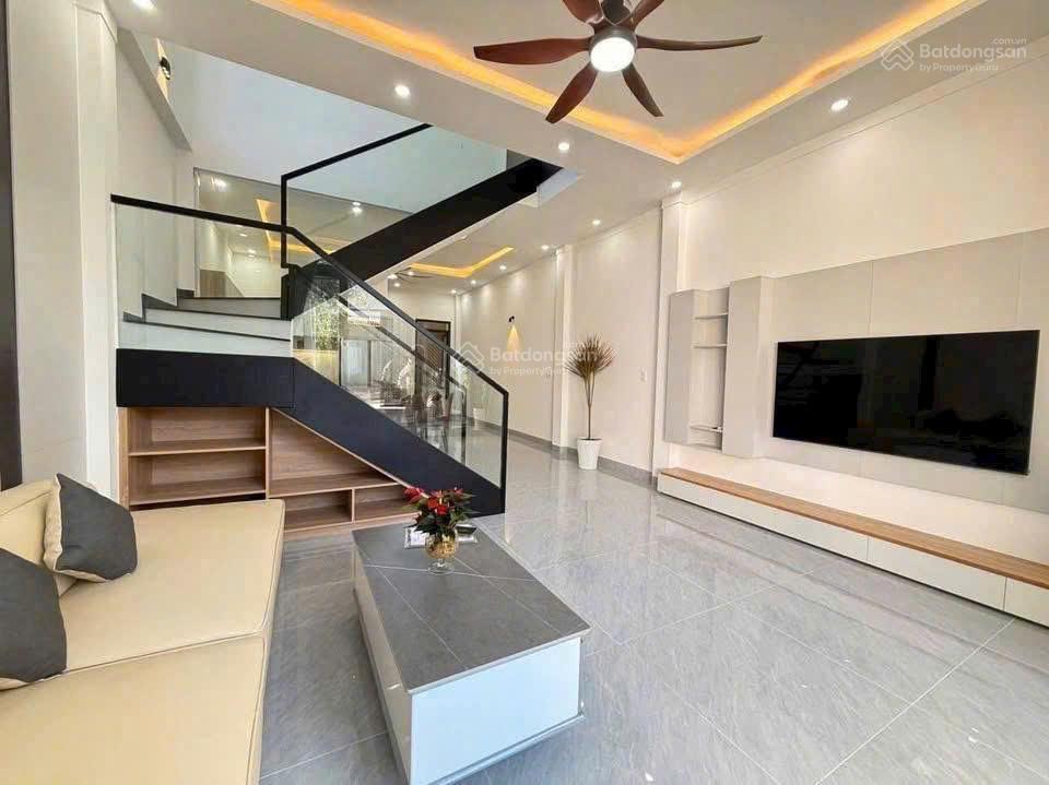 Nhà 1 trệt 1 lầu ngay cây xăng thạnh phú  100m2 thổ cư đúng 1 tỷ690 còn bớt