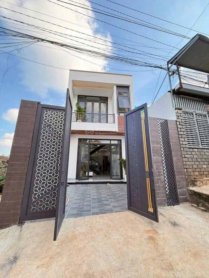 Nhà 1 trệt 1 lầu ngay cây xăng thạnh phú  100m2 thổ cư đúng 1 tỷ690 còn bớt