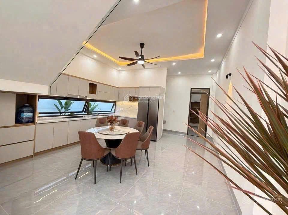 Nhà 1 trệt 1 lầu ngay cây xăng thạnh phú  100m2 thổ cư đúng 1 tỷ690 còn bớt