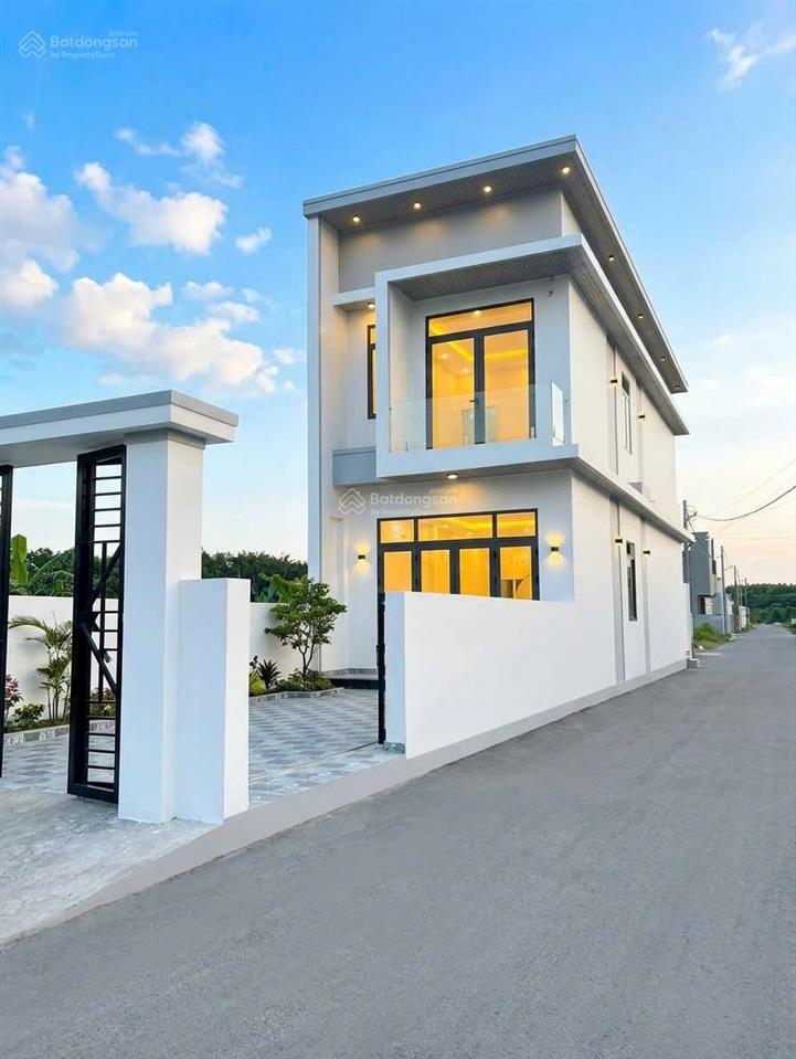 Nhà lầu góc 2 mặt tiền kinh doanh ngay bửu long giá nhỉnh 2 tỷ còn bớt