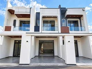 Bán nhà lầu mới xây trong kdc sạch đẹp tặng full nội thất trị giá 200 triệu
