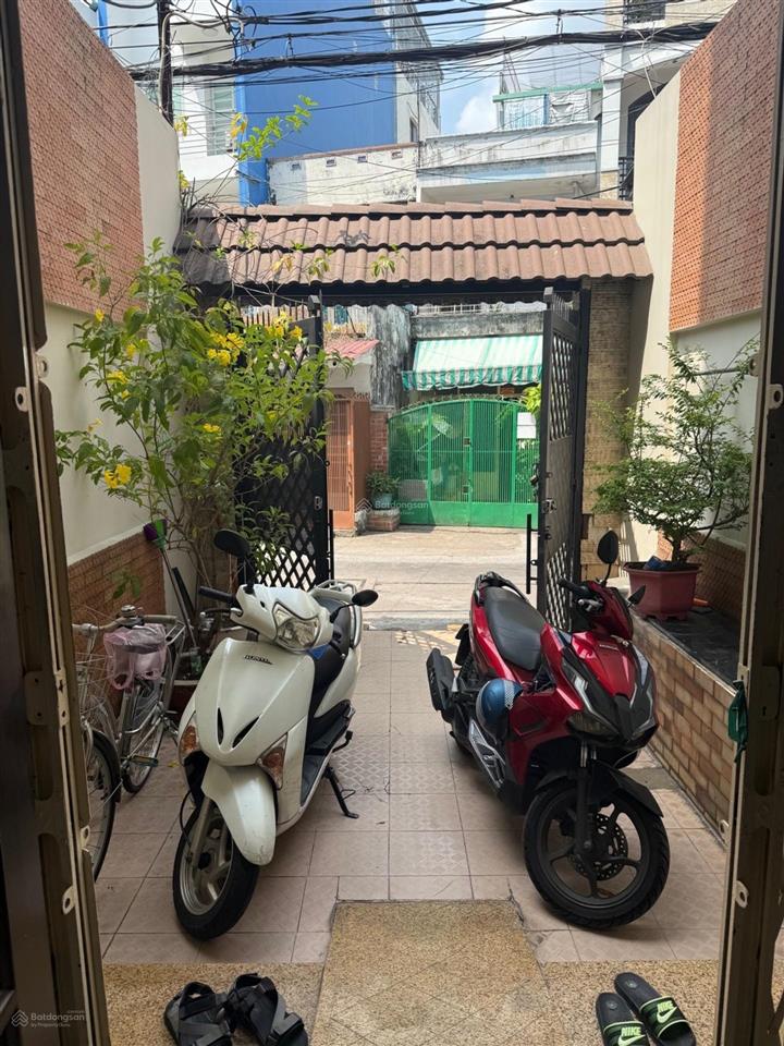 Bán nhà 5 tầng hẻm 6m xe hơi vào nhà, sát mặt tiền tôn thất hiệp lê đại hành