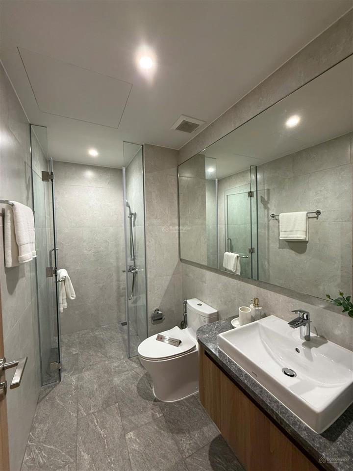 1pn+ hướng đông nam mát mẻ, view bể bơi diện tích lớn 60m2 giá bán chỉ 6.589 tỷ gồm vat và kpbt